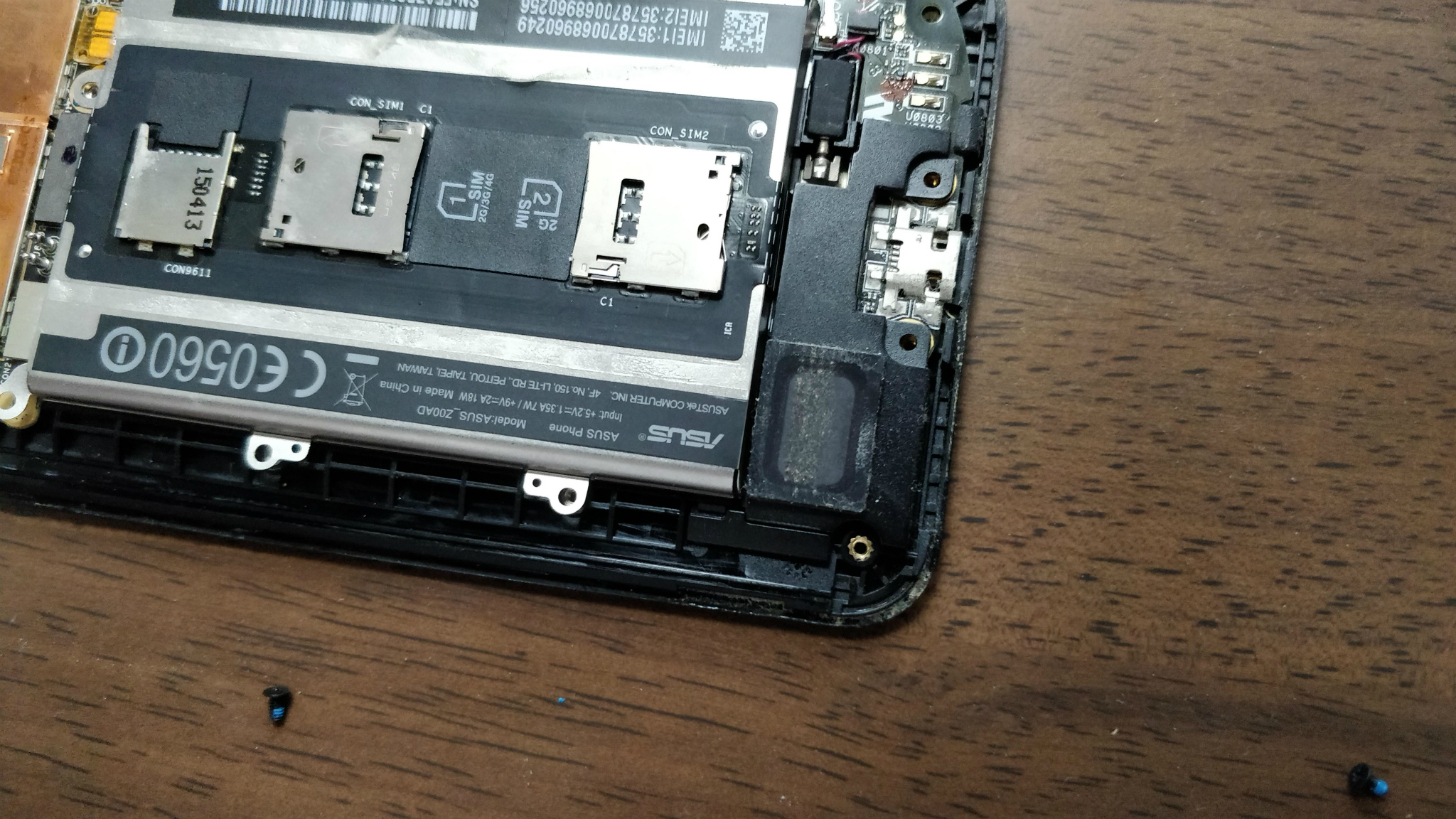Zenfone2のバッテリーパック交換は難しくない【ZE551ML】